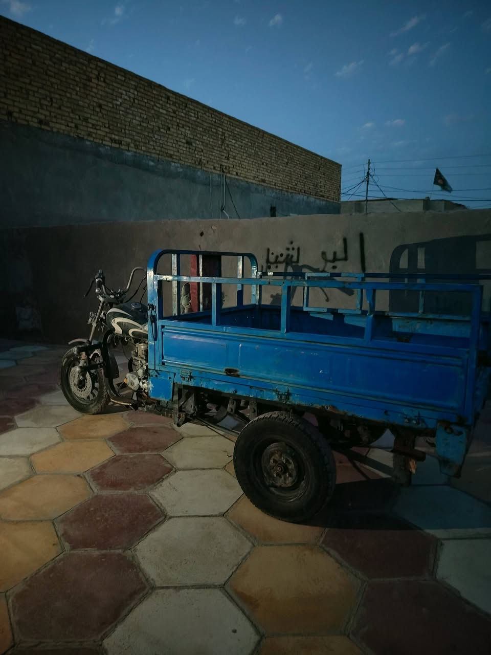 للبيع كلك كلك شغاله ابيع جوم حديد مكان دوانيه قضاء الشاميه السعر400وبيه مجال رقمي***********

