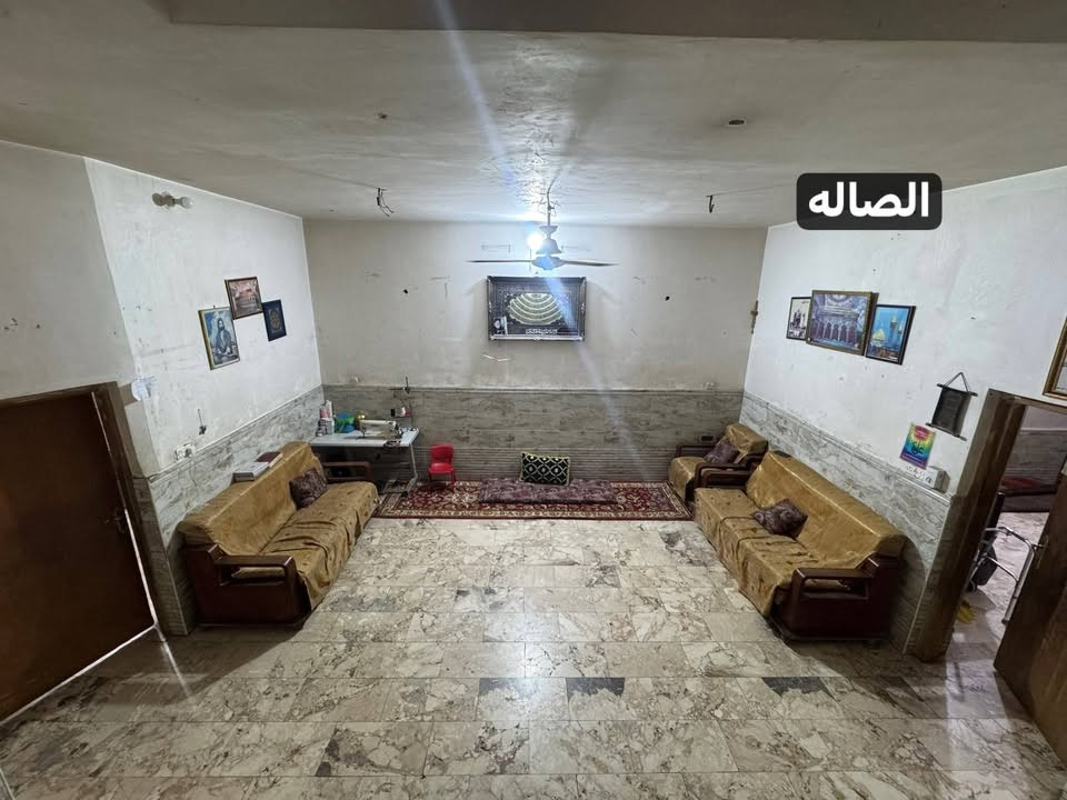 دار للبيع حي المهندسين شريط المهندسين  مساحة 150متر 20*7.5
الطابق  الأرضي يتكون من  مدخلين مدخل على الاستقبال و مخل على  مطبخ
 وصالة وغرفة نوم وخدمات صحية داخلية وخارجية منور عد 2
الطابق الثاني   صالة مفتوحة على غرفة وخدامات صحية ومطبخ 
   وغرفة ثانية سويت وغرفة ثالثة 
   ويوجد مخزن في الأعلى  والسطح شتايكار 
سنة البناء 2014   اقرب نقطة دالة  خلف اعدادية العاصمة الثقافية
السعر295وبي مجال
للاستفسار:***********

نص مكتوب في الصور:
- البيت من الخارج
- الصاله
- غرفة نوم سويت فوك
- المطبخ
- غرفة نوم فوك