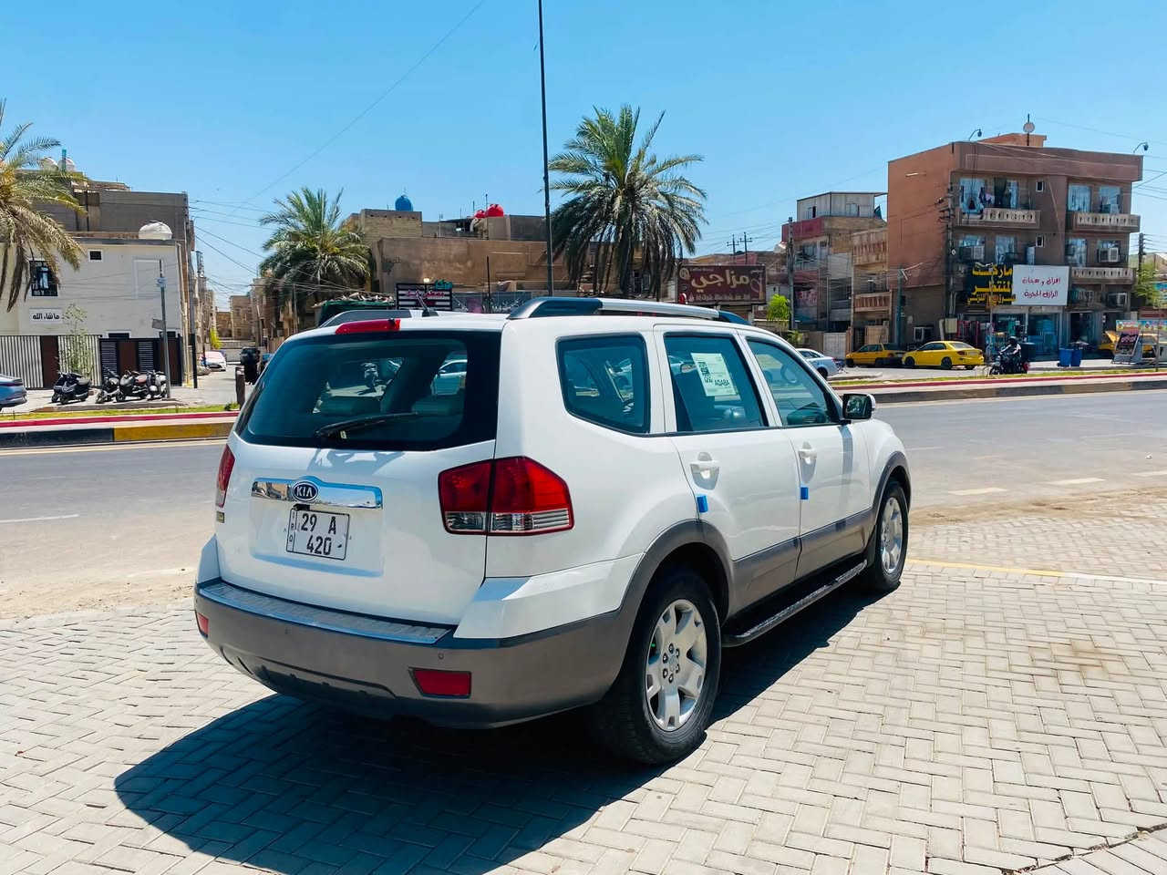 سلام عليكم بيع مديل ٢٠١٢  خليجي موصفات نص فول فورويل سلايت مكفوله من الضربه  بس بيه مكانات صبغ بدون دواخل رقم واسط مميزً  دولي بسمي سياره جاهزه محرك كير مكفولات تخم تاير تبريد جاهزه سياره ع يدي مابيه اي نقص السعر مع الرقم ١٣٢ وبيه مجال مكاني بغداد الستفسار ***********

