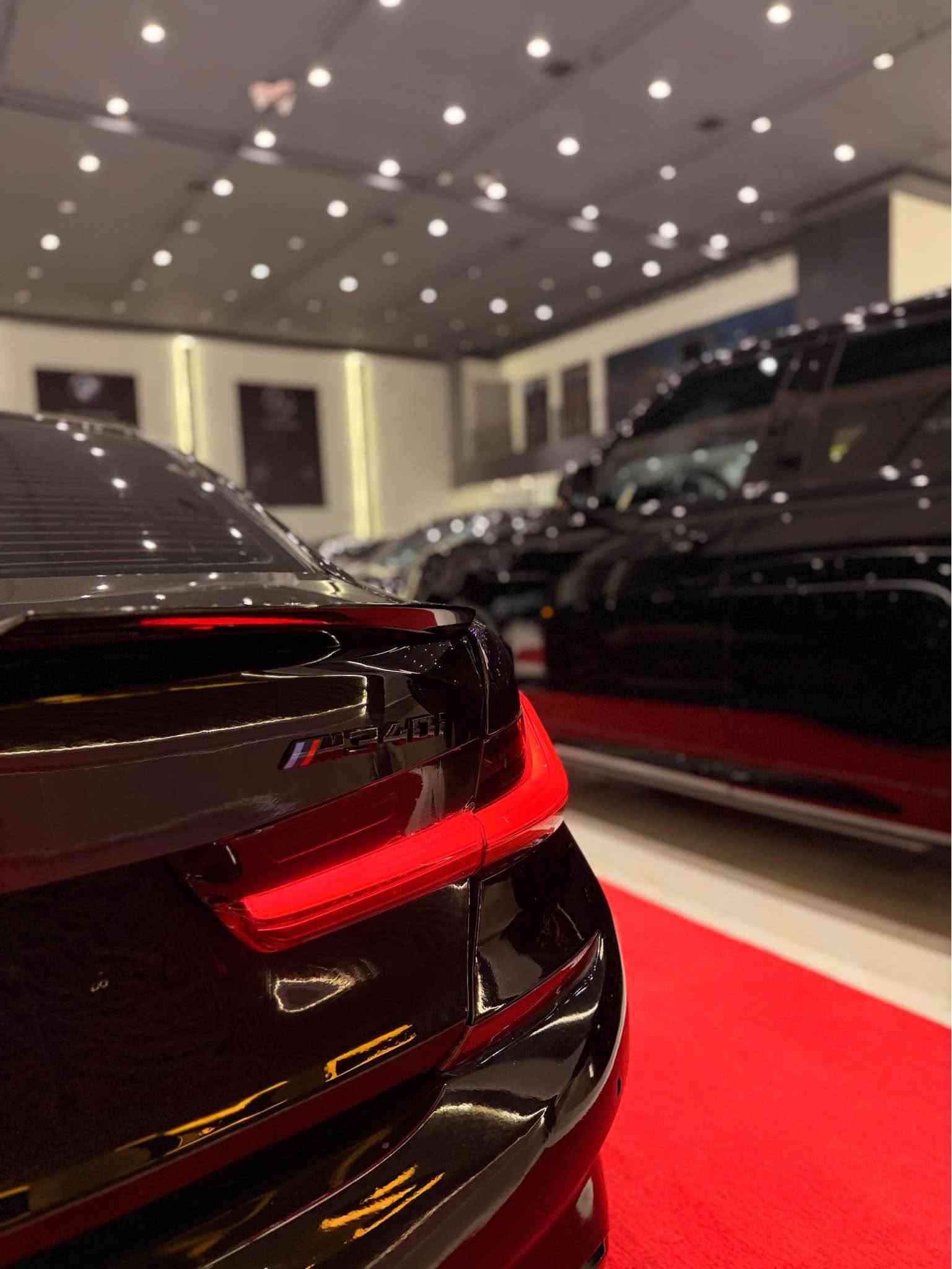 BMW 330 i KIT 340 2020 Xdriv  STAEG 1
موديل 2020 
4 قطعە صبوخ بدون دەواخل
ارباک فقط تکمە

ماشية 83 ميل

فول مواصفات البي ام معروف

3 انضمة قيادة ايكو - سبورت - نورمل
حساسات - شاشة دجتل

رادار امامي خلفي  - دفع خلفي السيارة

كشنات جلد

شاشة دجتل

لايت ليزري مع الستيرن

محرك 2.0 توين تيربو

اوتو ستوب - اوتو هولد

سعر 194 
للتواصل ***********
مكاني اربيل أربيل, العراق
