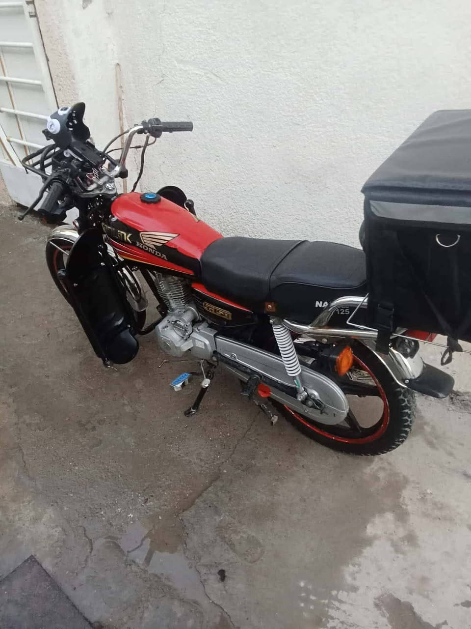 السلام عليكم  دراجة 🚲  ارشة  موديل 19 اوراق 4 كير  سلف وهندر دراجة شوفت عينك مكينة خير من الله تاير امامي خلفي جديد كهربائيات شغاله فقط نقص باتري سعر  450 بيه مجال قليل مكاني بغداد المشتل  ***********
‏‪***********‬‏
