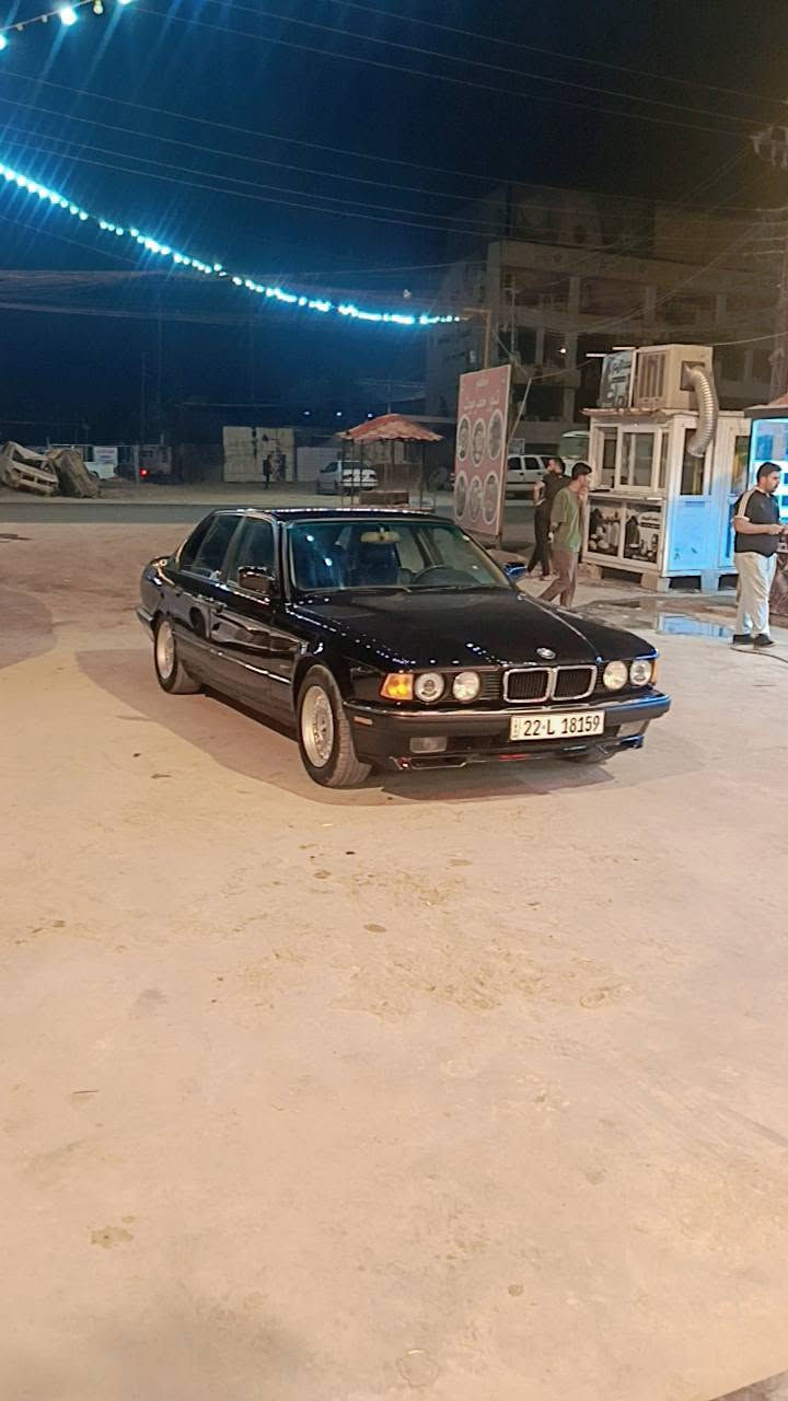 السلام عليكم بي ام 735 للبيع مكان بغداد رقم اربيل السعر 65 وبيهه مجال***********
