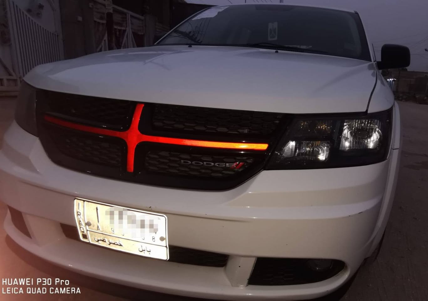 دودج جورني
موديل 2018
اللون أبيض 
أربعة سلندر
سبعة راكب
ثلاث قطع تبريد
رقم بابل حره بأسمي
بلوتوث
مرايا أندرويد
كاميرا أمامية
كاميرا خلفية
خاصية تسجيل الطريق 
خرائط بدون نت 
جي بي اس
شاشة أندرويد وسطية 
باقي مواصفات معروفة
مكفولة
ما عدا طخه بل مدكر الأيمن
السعر
١٤٥ ورقة بيها مجال بسيط للشراي
***********
السيارة موجودة في ذي قار
