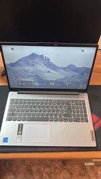 عندي  Ideapad slim 3 core i7 13th H Ram 16GB SSD 512 GB نضافة ١٠٠٪؜ بط...