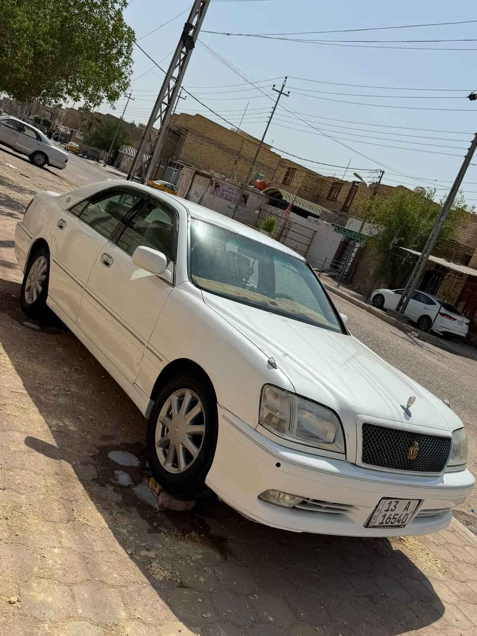 السلام عليكم جنون للبيع 2000 كرستال اصل سياره  أربع دكم فول سياره كفاله عامه من الگص و النقل ومكفوله من العيب الشرعي سياره اجدد من الصوره سياره جاهزه تبريد حداديه جاهزه الأخير السعر 120 وبيها مجال العنوان ميسان العماره التواصل ع الرقم***********. ***********
