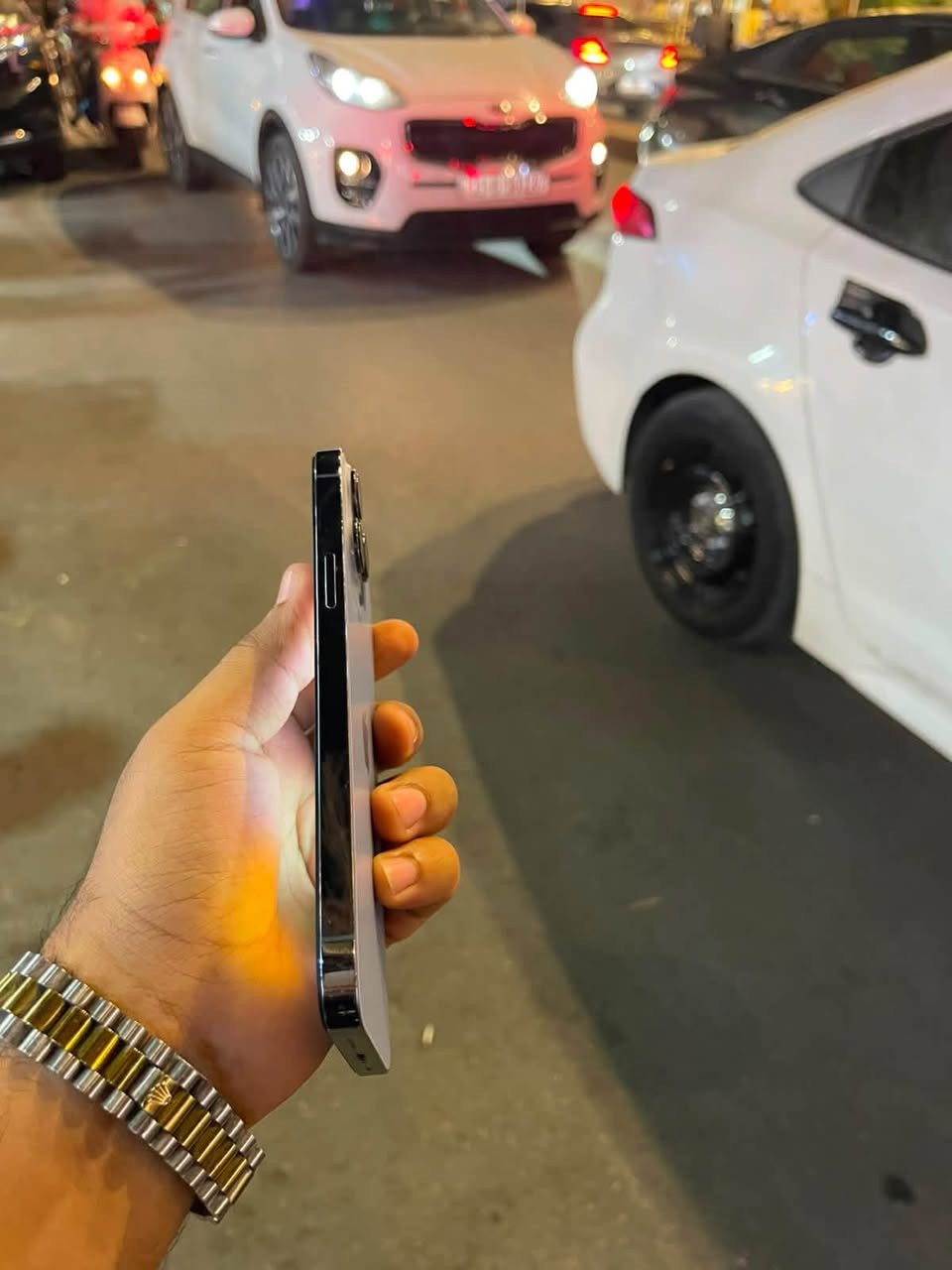 آيفون ١٣ برو ماكس • ٢٥٦ • بطارية ١٠٠٪