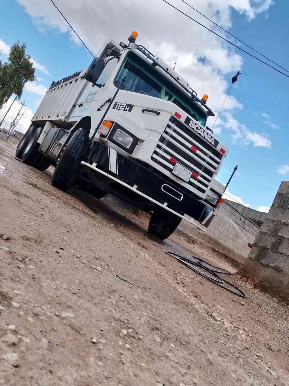 السلام عليكم سكانيا للبيع محرك ستندر لا صرف ولا بخار شاصي مكفول كهربائيات شغالة بدي حيل نظيف سيارة من جوة شغل سعر 155وبيها مجال شوي رقم صاحب سيارة ***********
