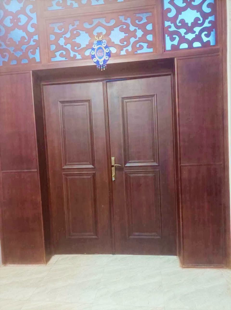 بناية للبيع طابو رزاعي تحويل سريع مباشر
واردها 800 الف شهريا
الموقع نزلت العيد 
طابقين الطابق الارضي محلات  مع صحيات مؤجرات
والطابق الثاني شقة غرفتين وصاله مع مطبخ حار وبارد مع مجمع صحيات وبلكونه ومنور وسطح كبير في كرفان مخزن بناء درجة اولى
المساحة 140م الواجة 10 ×14
للاستفسار اتــصل علـــى الارقــام التاليه ___________
***********  السلطاني
*********** ابو حسن 
او زيارة مكتب علي السلطاني للعقار  الواقع في نادر الاولــــى مقابيل الاتصالات مجاور مدرسة المضريه
