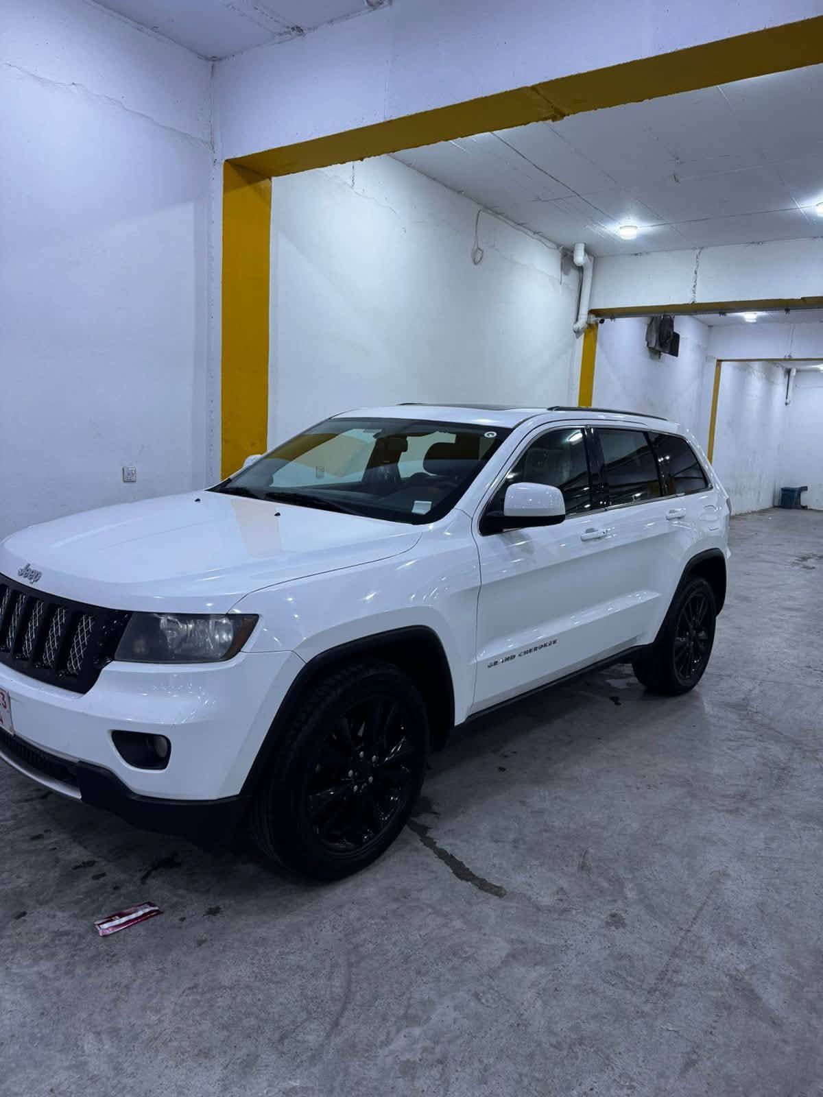 Jeep 2013 be boyax sax
V8 Rt
Kodey bo krawa
Limeted full
Panorama 
Kwshn jld 
Kwshn hetar
Awena hetar
Zor shte tr
***********
