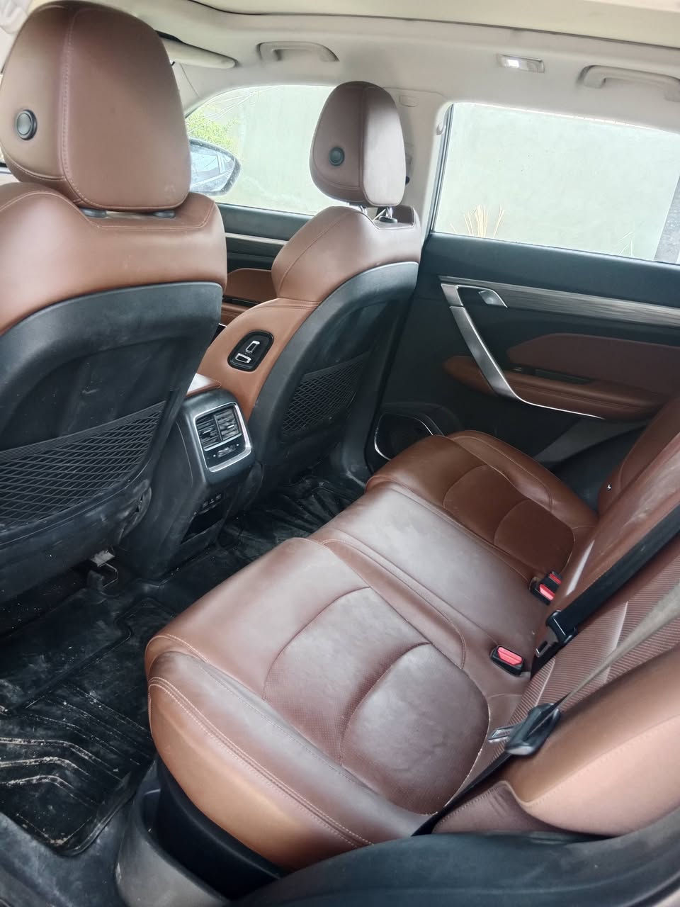 السلام عليكم جيلي موديل ٢٣ زاكار كامل مواصفات السعر ١٣٥وبيهمجال رقم واسط نكليزي جديد رقم موبايل ***********
