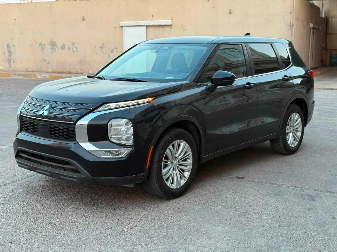 Mitsubishi Outlander S 2024 متسوبيشي اوتلاندر ✔️

فقط ربع باب صبخ جملخ تبديل شركة 
ارباك بس ستيرن مرجع بيلادي ٥٩ الف ميل ماشية
7 راكب و بصمة و رادار و حساس و شاشة و كاميرة 

شرط ترقيم اربيل دهوك سليمانية (٣ اشهر كاتي)

سعر 🔥 183ورقة و مجال
مكان عقرة "

***********
