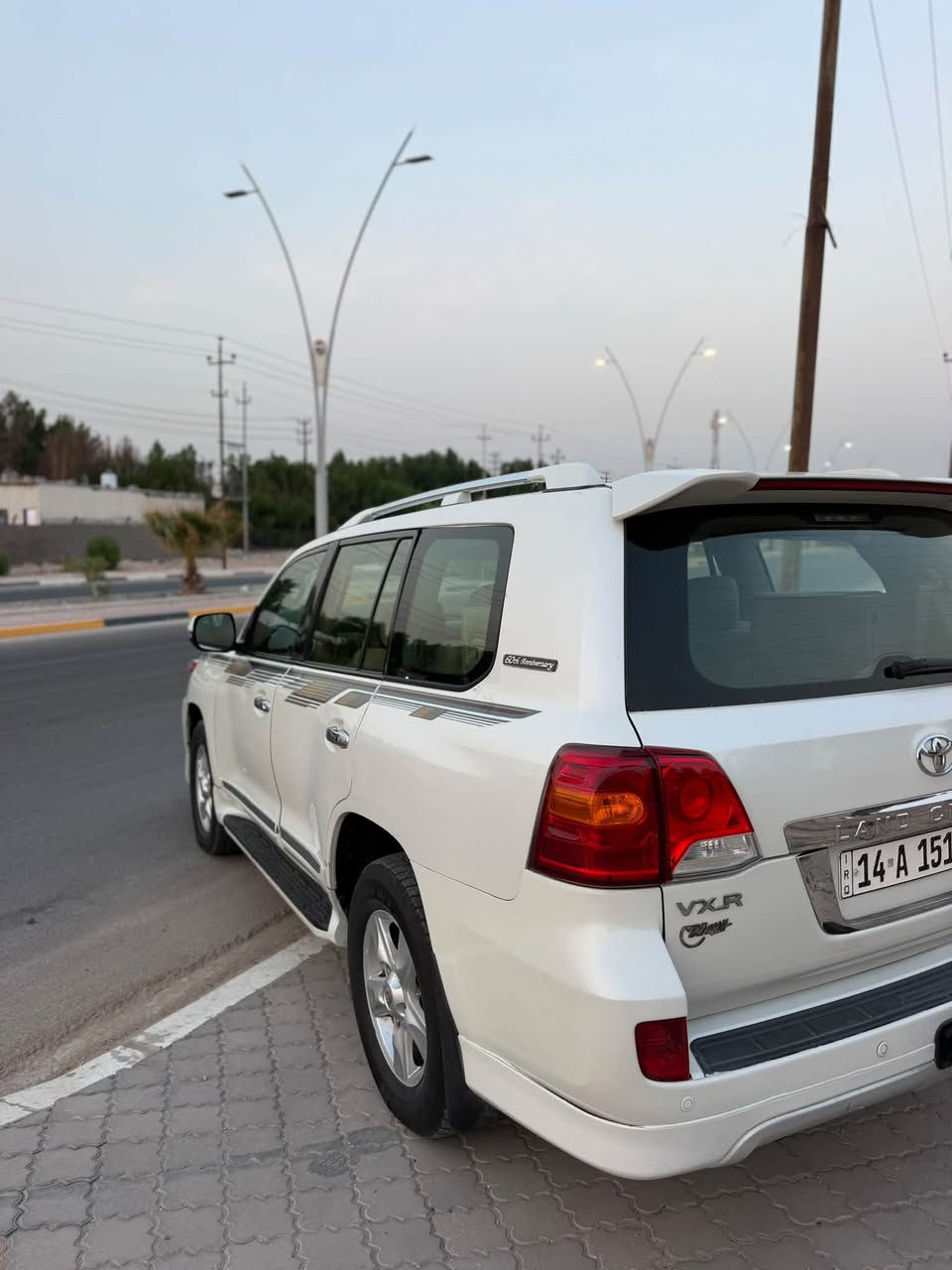 لاندكروز VXR • ٢٠١٠ • رقم بصرة تحويل