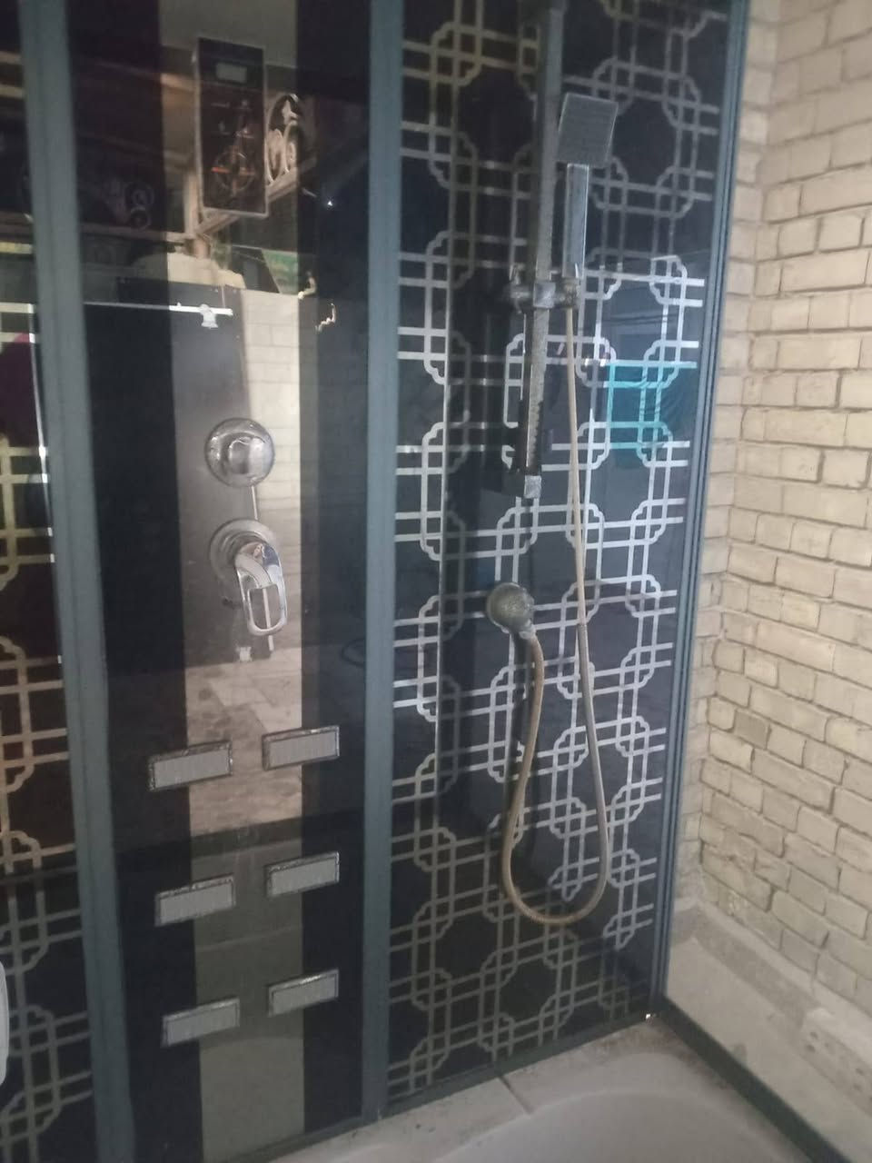 جاكوزي للبيع كامل ملحقات جديد ديالى بعقوبة ب٣٠٠ وبي مجال ***********
