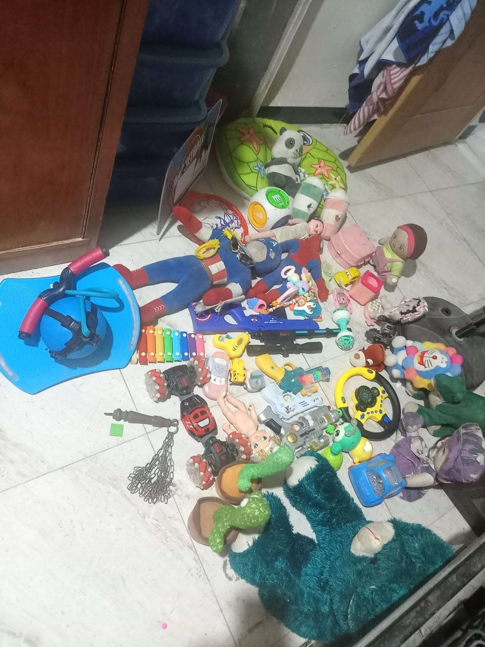 مجموعه العاب اطفال بيهن كره السله ونطاط وبنديقات والعاب اهواي كلهن ب ب١٠ مكان حله *********** واتساب
