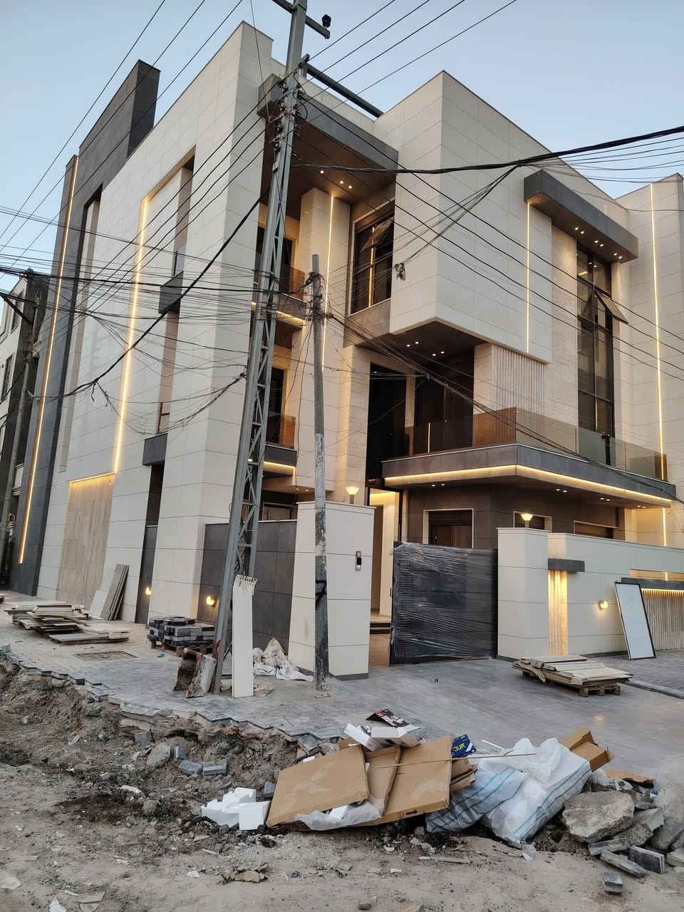 تأسيسات كهربائية عامة بأنسب الأسعار العمل بكافة مناطق بغداد 
نقطة او قطعي 
بوري او سيمنز بأنسب الأسعار 
***********
***********
