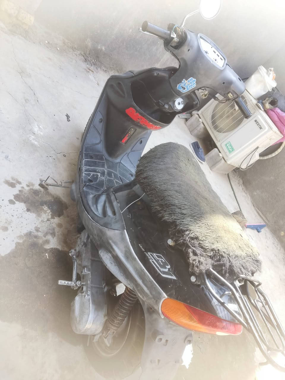 دراجه بيجي دراجه شلعه شك الكاع ومكينه مامفتوحه وين ماتريد افحص بس عوزه دوشمه مال كشن فقط س250 وبيه مجال رقمي ***********
