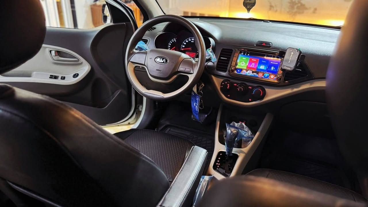 🚗 كيا مورنينغ (Morning) بيكانتو موديل 2016 للبيع - ممشى قليل وبحالة ممتازة! 

العداد (المسافة المقطوعة): 70,000 كم فقط (ممشى قليل بالنسبة للموديل) قابل للزيادة

ناقل الحركة : أوتوماتيك(Automatic)

المحرك: محرك اقتصادي جداً (Kappa DOHC 12V)، ثلاث اسطوانات يوفر بشكل كبير في استهلاك الوقود وبحالة ممتازة

حالة البودي والطلاء:
🛠️ السيارة مكفولة عدا باب السائق مصبوغ فقط، وباقي البودي بحالة نظيفة جداً

🖥️ شاشة أندرويد ذكية

❄️ مكيف هواء ممتاز وقوي (بارد/حار)

💺 غرفة داخلية مميزة بمقاعد جلدية سوداء نظيفة جداً 
🛞 الميكانيك والكهرباء: بطارية جديدة، محرك وجير غير مفتوح  والسيارة جاهزة للاستخدام فوراً دون الحاجة لأي مصاريف.

💰 السعر المطلوب : 90
اتصال أو واتساب
***********
