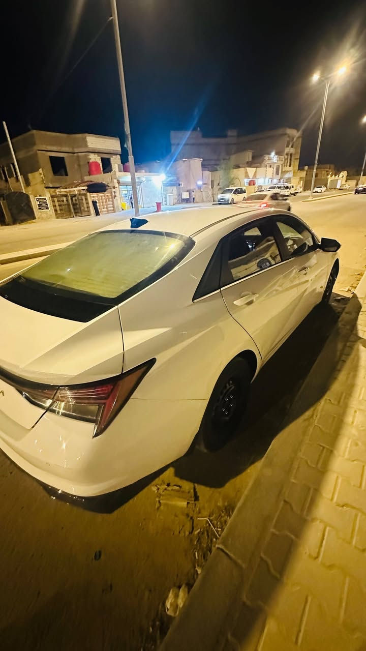 السلام عليكم 
النترا ٢٣ اقصاد استقطاع مباشر 
السياره جانت كفاله عدا بارد بالجاملغ وهسه صار بيه حادث مثل ما موضح
السياره فول الفول مكينه ١٦٠٠
 دوش 
الممشا ١٤٢
بصمه ابواب
بصمة صندوك
تشغيل عن بعد
فتحه
تبريد قطعتين
السعر ١١٥ بيها مجال قليل
+9647882960550 اتصال
*********** واتساب

نص مكتوب في الصور:
- _292e_ 1m دفع الله ماكان اعظم Send message...