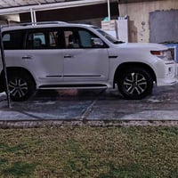 لاند كروز • ٢٠١٠ • مكفولة