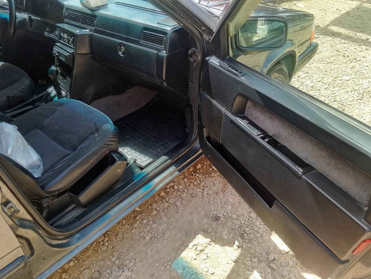 السلام عليكم فالفو 940 موديل 93 مكينه وكير بلاديات بخاخ جدد حداديه جديده تخم تاير باتري جديد مكفوله من الضربه والخياس غرفه جديده  مشط جديد تبريد ثلج رقم بغداد سنويه 2028 ريمون سنتر لوك ويل مال 96 تحويل مباشر السيارة كل نقص مابيهه العنوان بابل كفل ***********
