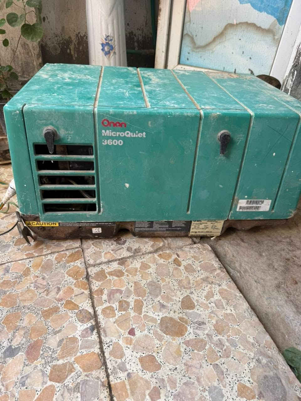 للبيع مولد بانزين نوع Cummins Onan)( 3ونص) KV كاتم تشغيل سلف.
مكان ديوانيه"
للاستفسار ***********
