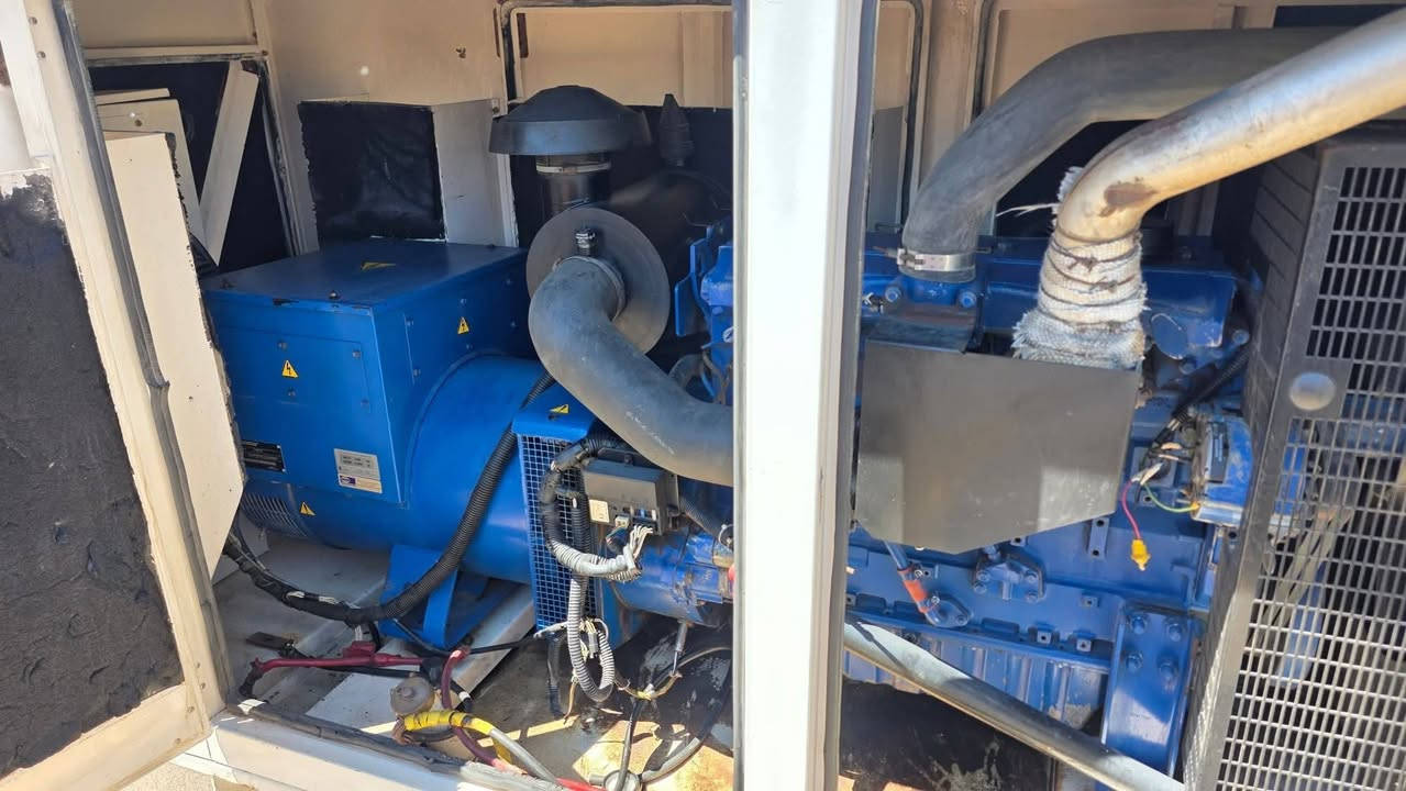 مولد اف جي ولسن (FG Wilson) 165 KVA للبيع ⚡️

​الماركة: اف جي ولسن (انكليزي اصلي).
​القدرة: 165 KVA.
​الحالة: نظيف جداً (بحالة الجديد).
​الميزة: جاهز للفحص.
للتواصل : ***********
الموقع : الكوت ( يوجد توصيل )
