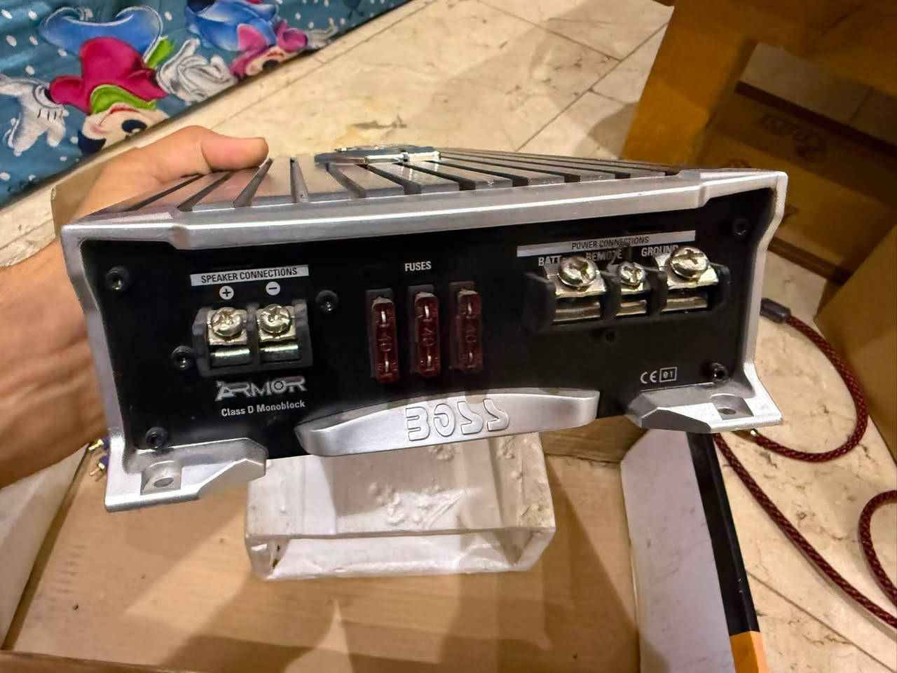 السلام عليكم
امبلي فاير مونو بلوك BOSS armor 4000
مستخدم فترة قليلة كلش الجهاز نضيف بعده جديد 
3000 واط ارمس 
***********
مكاني بغداد الزعفرانية ومتوفر توصيل
