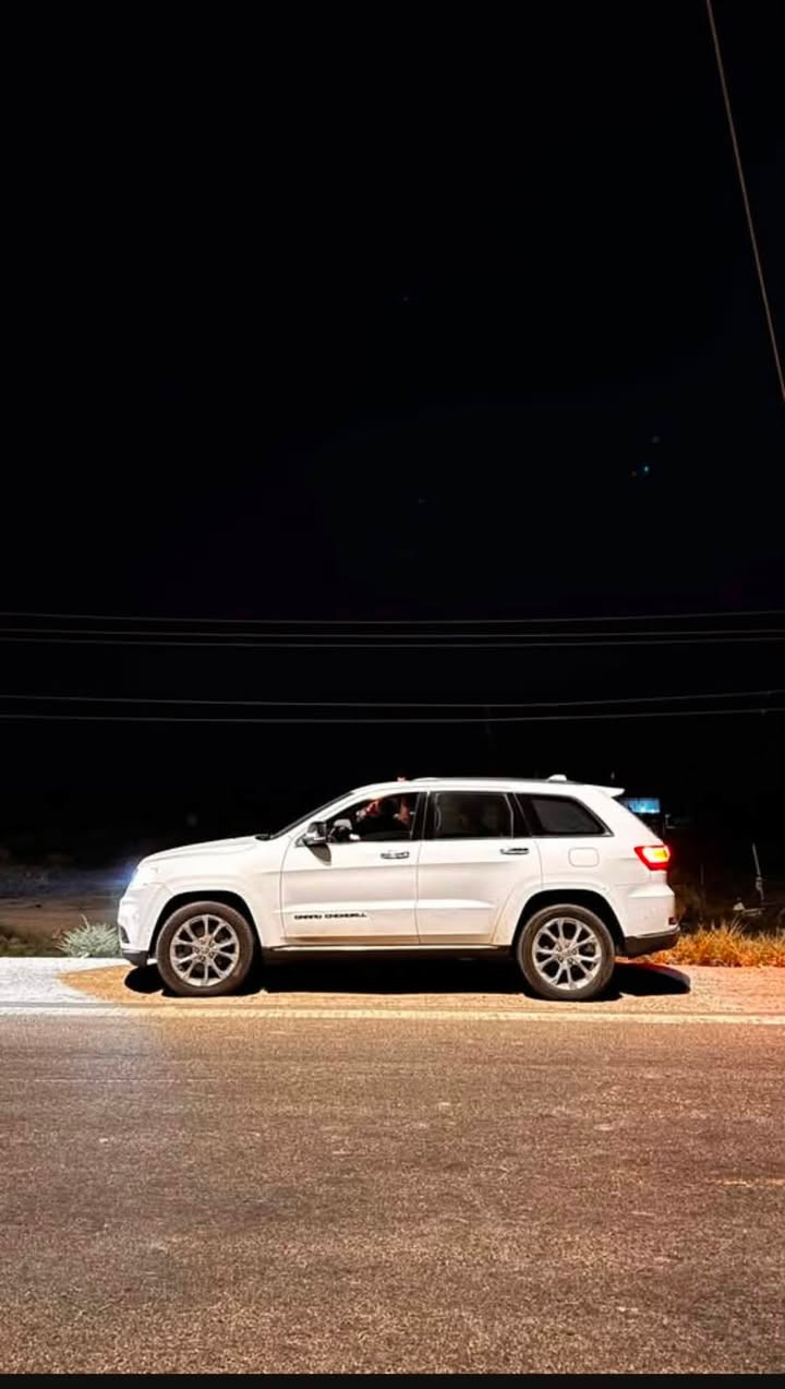 سلام عليم جيب jeep سومت 2020

امريكي حادثها جاملغ وبنيد

محرك 8 سلندر 5700 هيمي

مواصفات
جكات
حساسات امامي وخلفي وجانبي
نقاط عمياء
بانورما
كاميرا خلفية
نظام كاربلي
ستيرن كهرباء وتدفئه
فور ويل
كشنات تبريد و تدفئه
كشنات خلفية تدفئة
صندوق كهربائي
رادرار امامي
مري كهربائية
وبعد مواصفات هواي

رقم بغداد مشروع وطني

ماشيه 165 كيلو

مكاني البصره
***********
