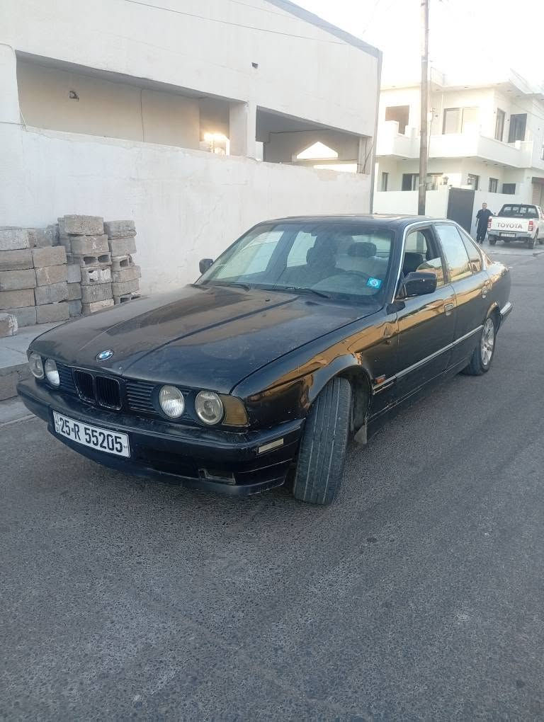 للبیع و مراوس /بي ام BMW 520i  موديل / 1988
سـعـر / 30$ ورقـة /محرک بومە تک یشتغل /
ڕقم سنەوی جدید کوبون بنزین بی مکان کرکوک ***********واتساب بی كركوك, العراق
