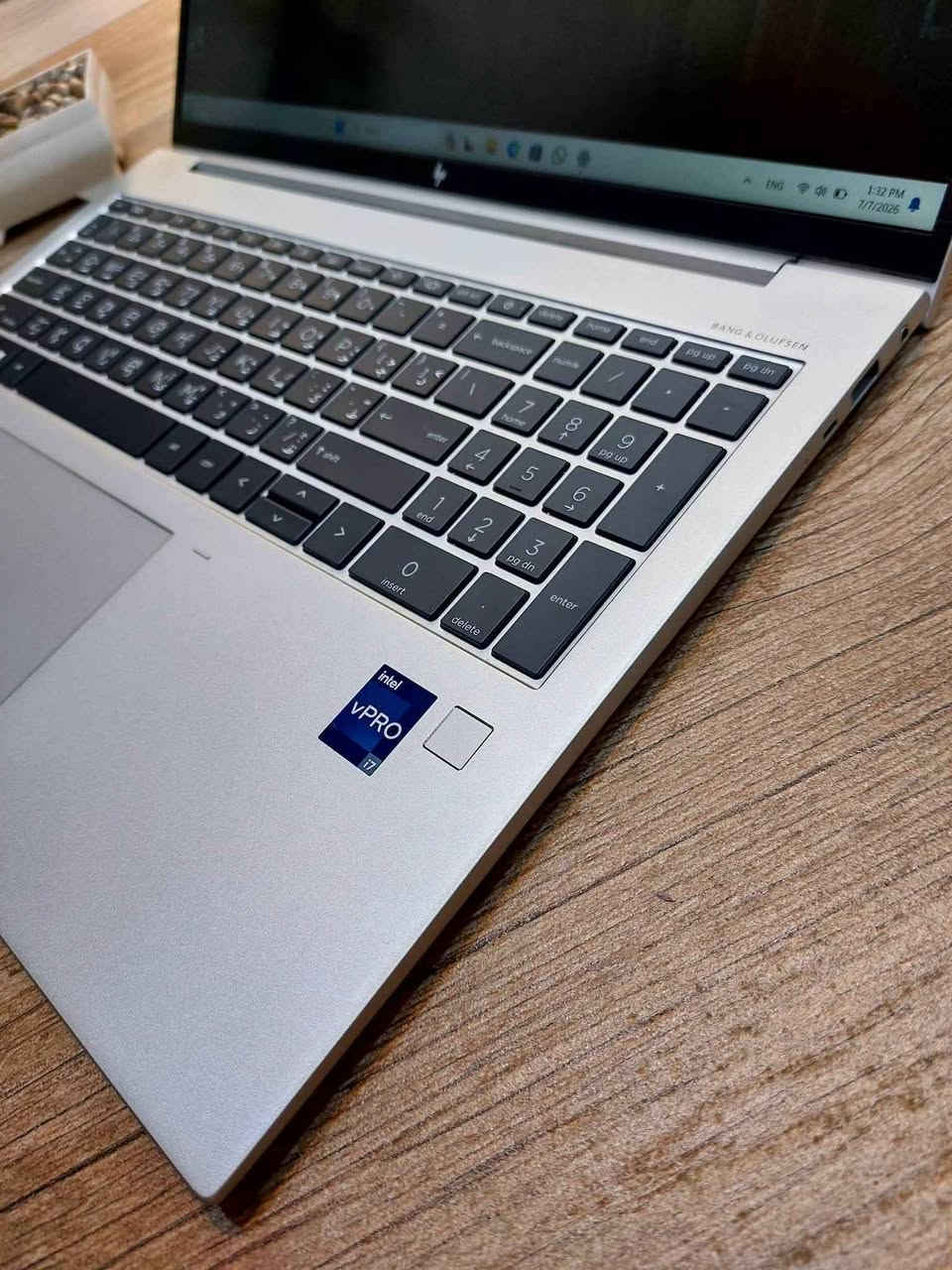 💻  لاب توب من  الفئة الفاخرة 
  HP EliteBook 860 Ci7 13th
 بمقاس شاشة 16 بوصة، الجهاز مستخدم بنظافة عالية جدا سوبر سلم غلاف معدني نيكل 
.
 السعر ثابت 680  الف دينار عراقي مع التوصيل المجاني والحقيبة والشاحن الأصلي 
.
المعالج Intel Core i7 من الجيل الثالث عشر الخارق، وسرعة نقل البيانات الفائقة بفضل هارد الـ NVMe، مما يجعله الخيار الأول والذكي لرجال الأعمال، المبرمجين، والمحترفين لإنجاز المهام الثقيلة بكل سلاسة وأمان.
📊 المواصفات الفنية الفائقة:

* الموديل: HP EliteBook 860 16 inch G10 Notebook PC
* المعالج: Intel® Core™ i7-1365U (الجيل 13 الأحدث - أداء جبار واستهلاك ذكي وموفر للبطارية)
* الهارد: 256GB NVMe SSD (سرعة إقلاع فائقة ونقل بيانات بلحظات)
* الذاكرة (الرام): 8GB DDR5 (تمنحك سلاسة عالية وقابلة للترقية مستقبلاً)
* الشاشة: 16 بوصة بدقة عالية (مريحة جداً للعين، مثالية لتعدد المهام والمستندات الضخمة) 1920*1200
* نظام التشغيل: Windows 11 Pro الأصلي (مفعل بالكامل بأعلى مستويات الحماية للأعمال)
* الحالة: مستخدم نظيف جداً وفوق الممتاز (بحالة الوكالة).

✨ لماذا تختار فئة EliteBook؟
تعتبر فئة EliteBook هي السلسلة الاحترافية العليا (Business Class) من شركة HP، وتتميز بهيكل معدني متين وخفيف الوزن، وتصميم أنيق جداً يعكس الفخامة والعملية في وقت واحد.
. 
📱 للتواصل والاستفسار :
يرجى إرسال رسالة خاصة أو الاتصال على الرقم: *********** واتساب / محمد الزهيري دهل اوران, واسط
