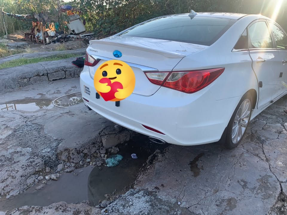 سوناتا موديل ١٣ وارد امريكي سبورت فول موصفات دبل اكزوز رقم بإبل با اسمي
١-فتحة سقف
٢-شاشه بلاد 
٣-شفتات ستيرن
٤-كشنات جلد كهربائي تدفئه تبريد
٥-ويل ١٨ كروم
تبريد منضومه جديده كلها حداديه جديده 
محرك ٢٤٠٠ gdi 
صور الحادث مع المنشور / سونار السياره راسلني واتساب ارسله الك
للستفسار بخصوص السعر *********** بي واتساب 
مكان السياره / بابل / قضاء المسيب
