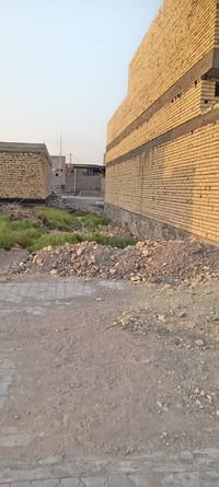 ١٠٠م • ٥×٢٠م • خلف الملعب