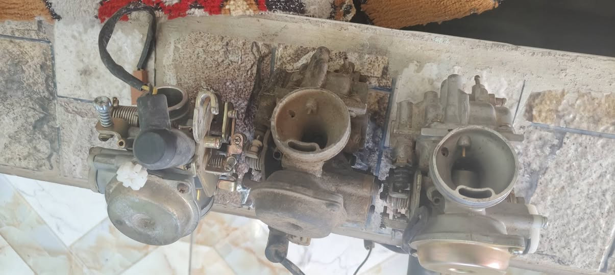 السلام عليكم 
كابريترات3 وحده مستخدمه والثانيه مستخدمه قليل جداً والثالثه جديده يرهمن ماكس او بوليس او فراشه سعرهن كلهن30 قفل تريد وحده احسبها 10 مكانهن كربلاء البناء الجاهز ***********
