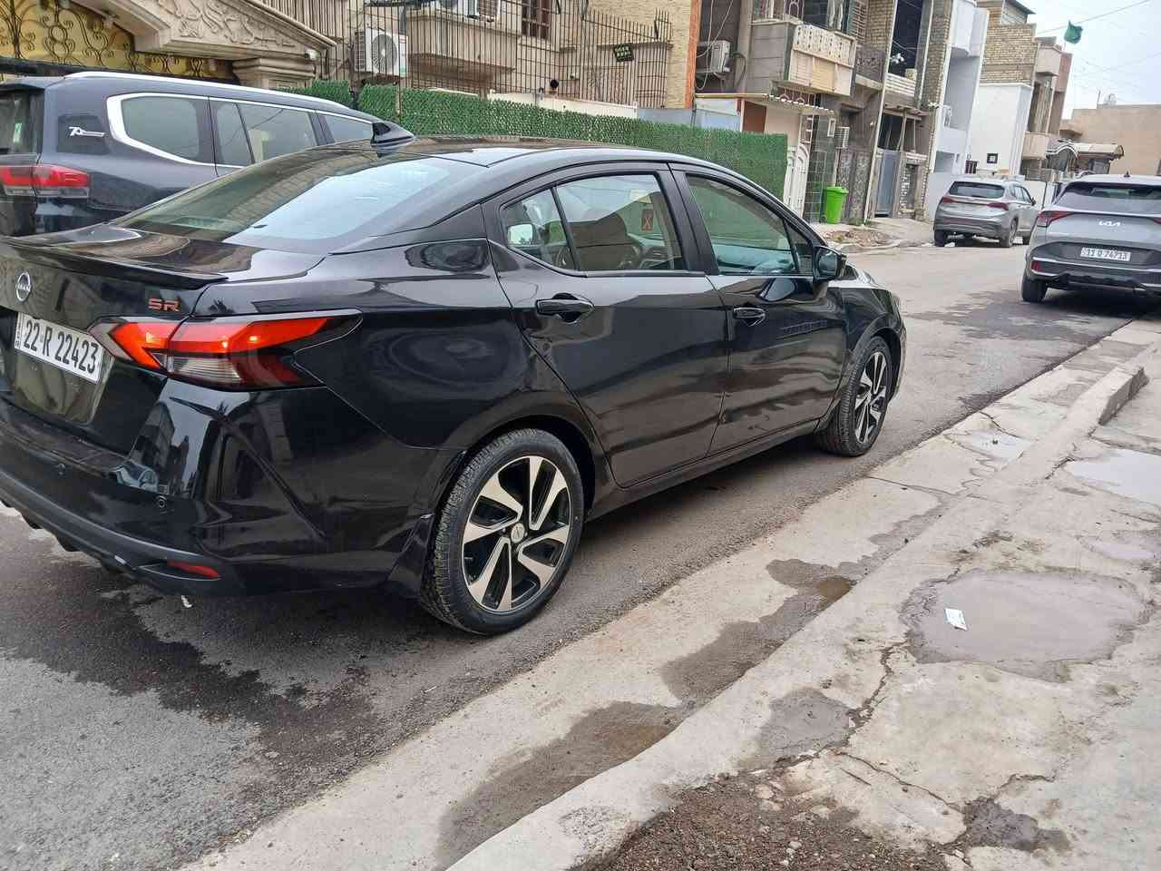 السلام عليكم 
نيسان فيرسا موديل 2024 كير اوتوماتيك محرك بلاد 4 سلندر فول موصافات للاخير وماشيه 28 ميل بعدها عل زيرو وحادثها جانبي مو بجم وبيها قطع صبغ وابيع حزام وسنويتها ب اسمي ومكاني بغداد شارع فلسطين والسعر 103 وللاتصال ***********
