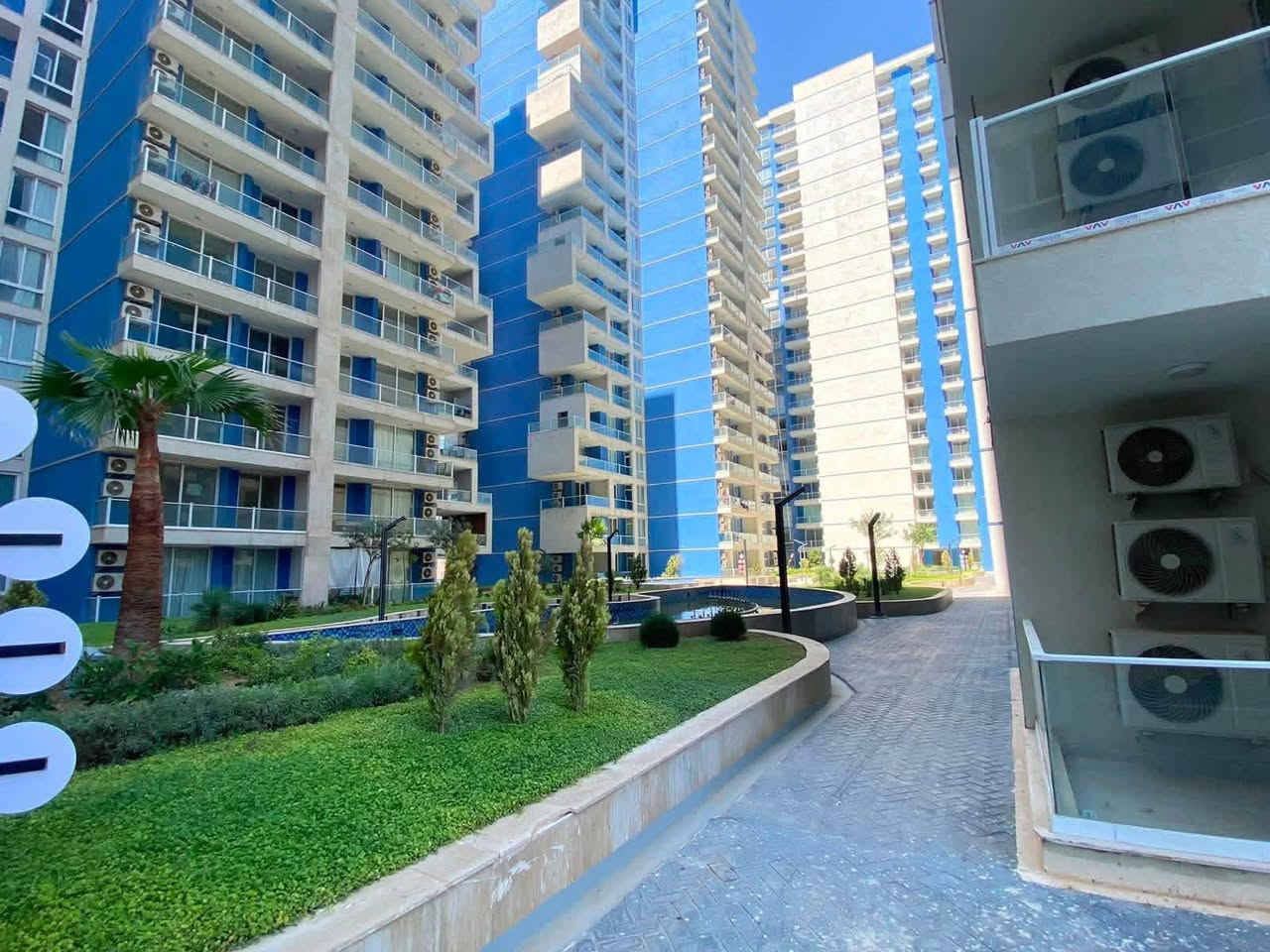 عرض للبيع بداخل مربع ذهبي الاسعار يبتدي من ٣ دةفاتر 
استيديو 
غرف واحد 
غرفتين
ثلاث غرف 
فرصة للستثمار اذا شراي اتصل بينا شكراً
*********** whastup
