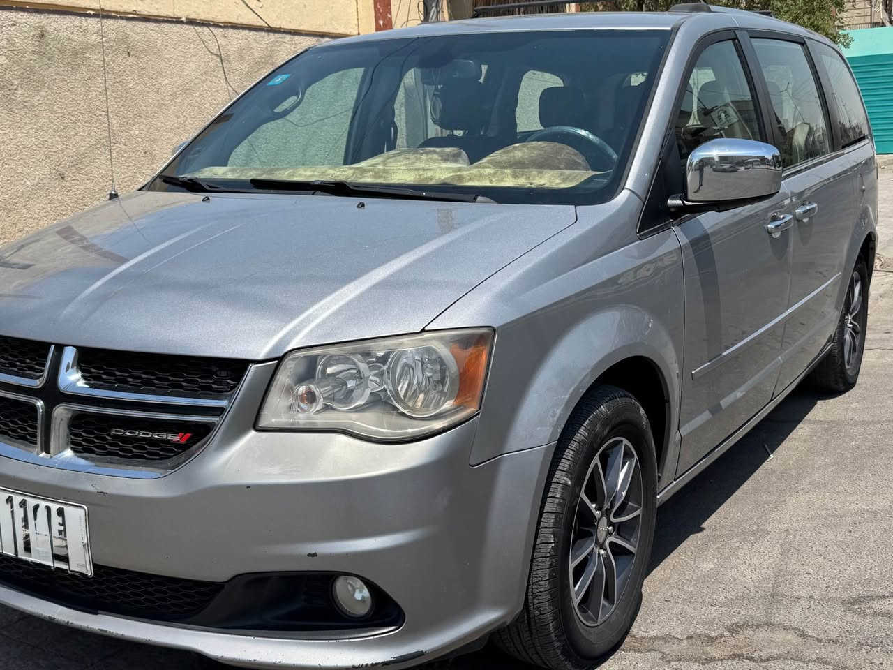 🚘 للبيع – Dodge Grand Caravan2017 SXT 🚘

✨ لون رصاصي ( سلفر )
✨ سعر مميز: 165 ورقة فقط

المواصفات:
✅ أبواب جانبية كهرباء
✅ باب الصندوق كهرباء
✅ كوشن السائق كهرباء
✅ كوشنات منفصلة (سياحي)
✅ تبريد ثلاث قطع
✅ الجام الأمامي والخلفي كهرباء
✅ محرك 3.6 لتر

✅ المحرك، الكير، الصدر، ومنظومة التبريد كلها بحالة ممتازة وجديد.

📌 ملاحظة بكل شفافية 
السيارة بدون حادث في امريكا صور الحادث مرفقة بالمشنور
اهنا بالعراق بيهه بارد شخط فقط بدون تبديل وصبغ
💰 السعر: 165 ورقة 

📍 موقع السيارة: بغداد.

📞 للاستفسار والتواصل:
*********** بغداد, العراق
