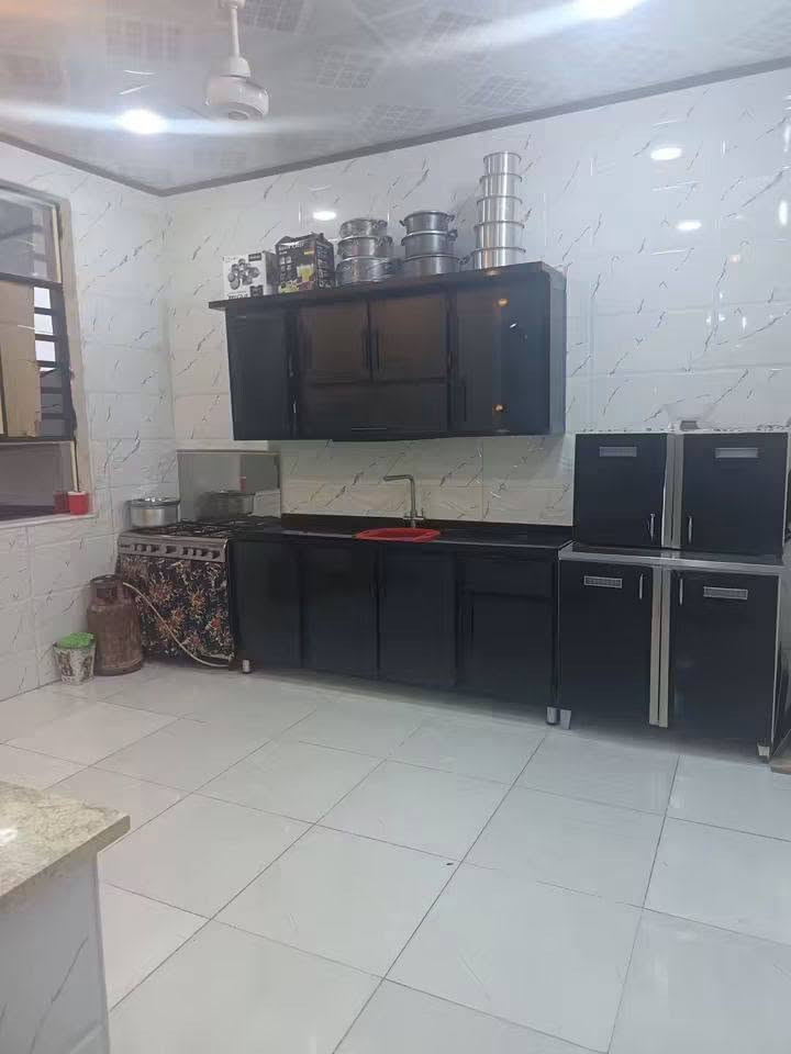 🏡دار للبيع🏡
المساحة: 180 متر مربع
✅ #طابو_زراعي_سند_25_أقرار_محكمه
الموقع: النجف مقابل ملحق   قرية الغدير عمود 317

مواصفات البناء:غرفتين   نوم وصاله ومطبخ استقبال حمامات داخليه و 
بناء مرتب (أساس + سقف كونكريت + طابوك)
أرضية بورسلين أبو الـ 60

الخدمات:#بعد_عن_سوق_100م
ماء كهرباء مدارس سوق تبليط مولد ذهبي 

للاستفسار والاتصال:
***********
