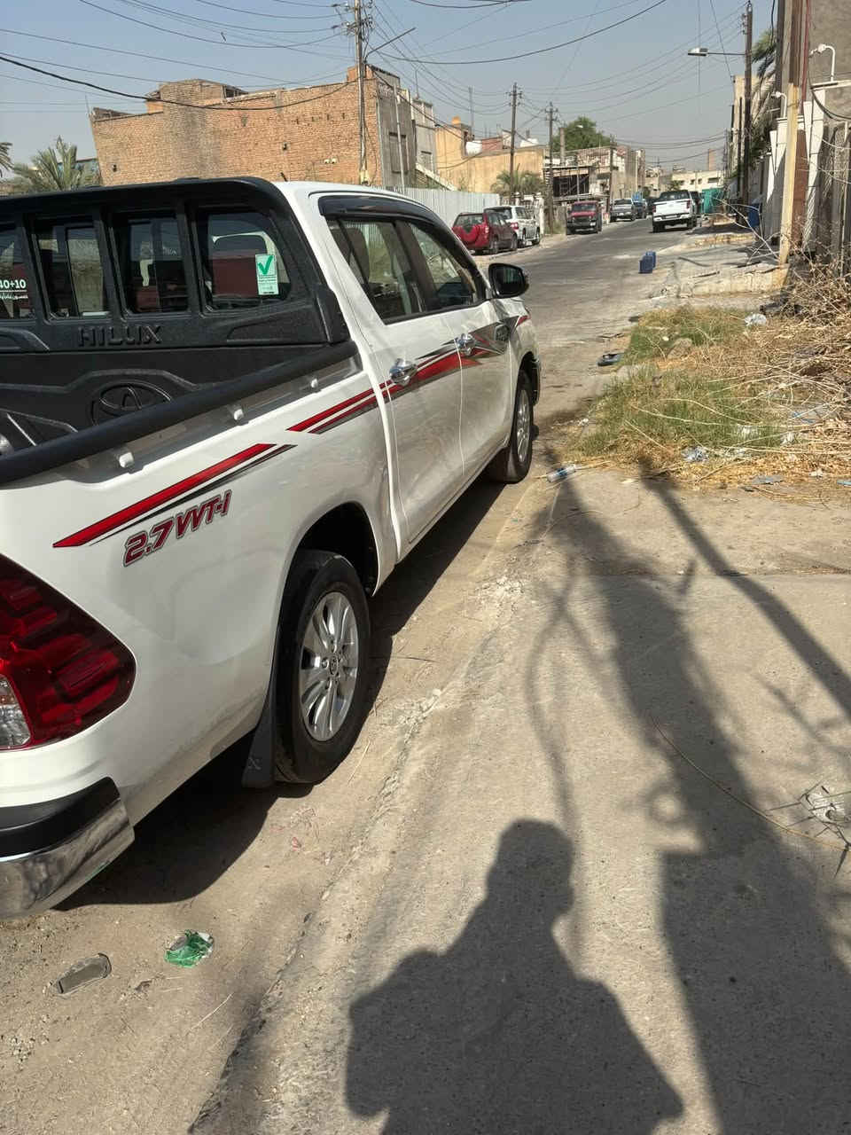السلام عليكم تويوتا هيلوكس ساز فول مواصفات الناصي 
الموديل 2024
ماشية 47000k
كير اوتوماتيك 

بصمه ابواب +تشغيل + انارة ترحيب 

تحكم ستيرن 

شاشة وكامرة دوارة

شاحن وايرلس 

مري شفط 

كروز قفل سرعه 

تبريد قطعتين 

كشنات تدفئه وتبريد 

حساسات خلفيه

بنيد جكات

ويل كب

اشاير بالمري
السيارة مكفولة من الصبغ ماعدا بارد باب السايق شوية ومكان الدعامية الخلفية قليل بارد 

السعر 275 وبيها مجال 

للاتصال ***********
