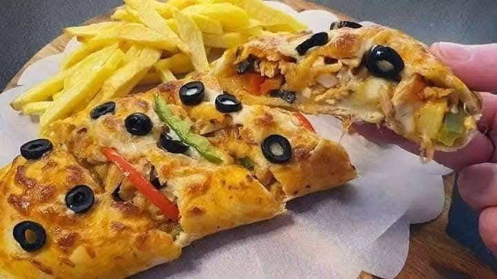 ،نقدم الكم مطعم أبو الأشتر اطيب بيتزا  وهمبركر وبشهادة الزبائن اكيييد 😍
البيتزا اسعارها مناسبه للجميع والسكل والطعم مو طبيعي 😉
الاسعار حسب الحجم... صغير ٤ ب٦٠٠٠ وسط ب٧٠٠٠ كبير ب١٠الاف عائلي ب١٢الف
صاج يطالي صاج تركي٥٠٠٠
صاج البناني ٢٥٠٠
صغير ٢٠٠٠
الهمبركر السندويش ب١٠٠٠. بدون جبن وبالجبن ب
هم طعم وهم شكل 😉
[[التوصيل مجاناً]] 🛵🛵🛵😋😋
فقط
فقط اتصل☎️☎️☎️الحجز
***********

العنوان ✅
 طريق مشمش شارع السجاد مقابيل دكتور الاسنان مجاور سيد جوده

#زيــــنـب_بـــنــت_الـمــدحـتـيــة
