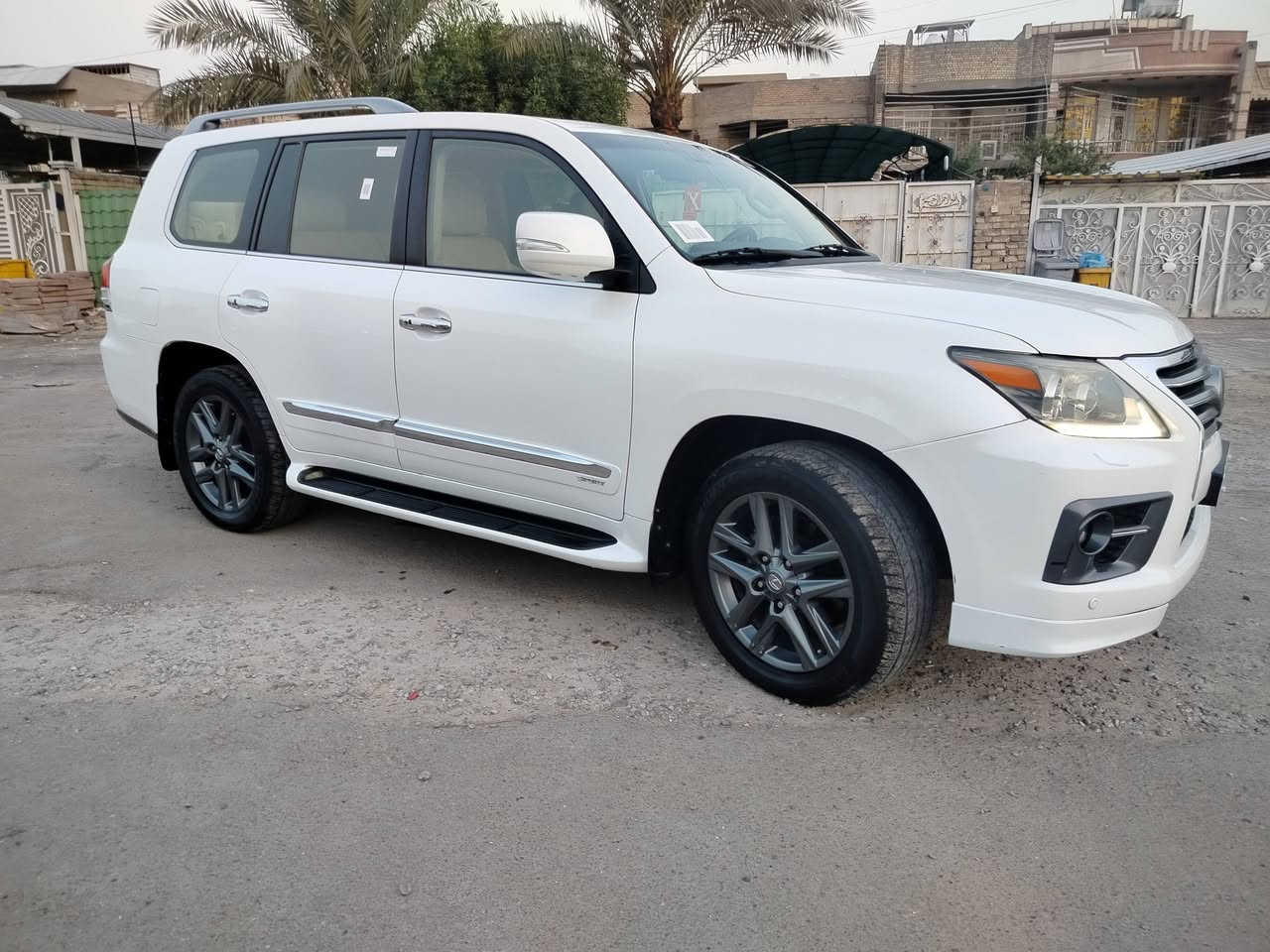 لكزس LX 570 • ٢٠١٣ • ماشية ١٧٧٠٠٠