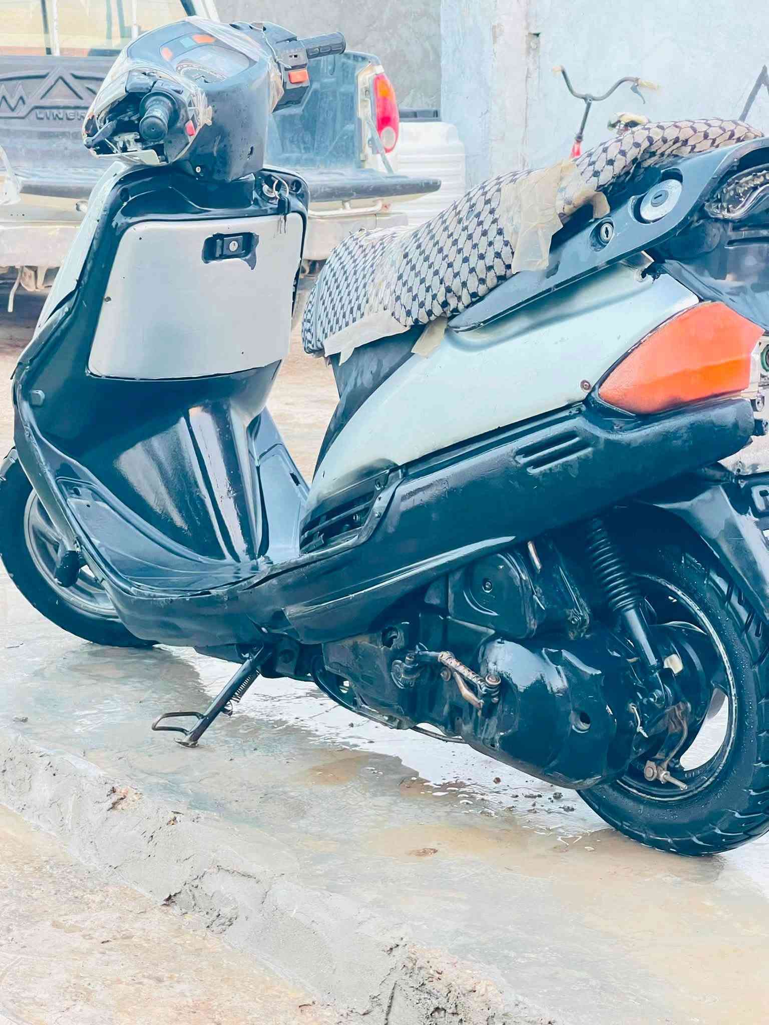 دراجه فراشه للبيع جاهزه من كلشي گبل للشارع 
تخم تاير كابريته و بلك وباتري جدد بالباكيت بيع مستعجل   مكان ديالى المقداديه 

لسعرر  150 وبيها مجال 
استفسار اكثر اتصل على الرقم 
***********

