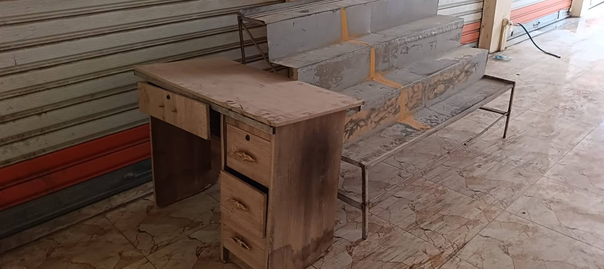ميز • عارضة • خضرة