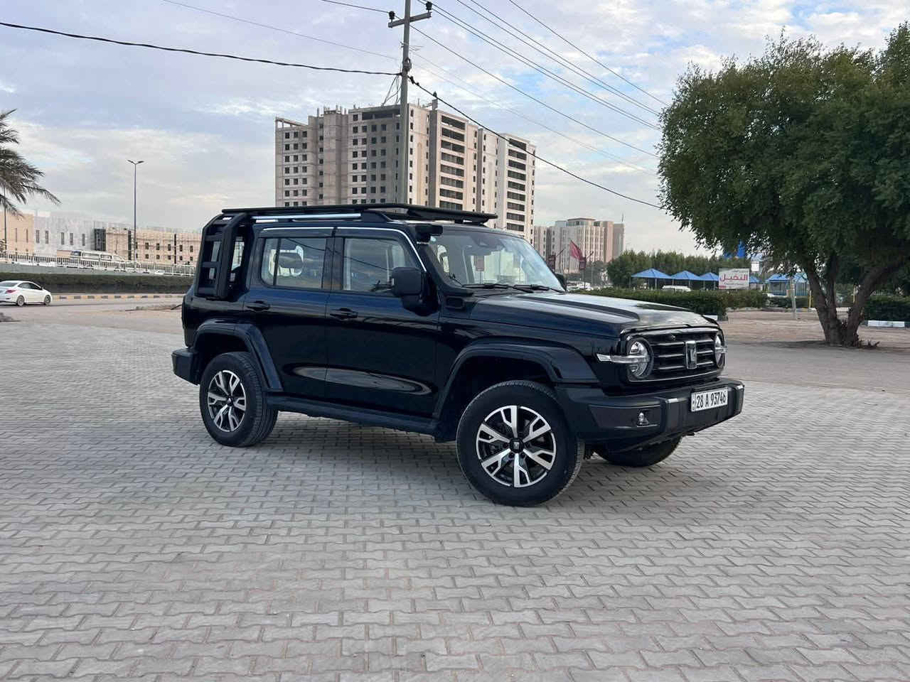 تانك 300 مستخدمه سيارة شبه جديدة عداد 9,800 كم فقط وبمواصفات قوية جداً لعشاق الأوف رود 👇
⚙️ المحرك:
2.0 لتر تيربو + نظام هايبرد
قوة تقارب 346 حصان
ناقل حركة أوتوماتيك 9 سرعات
نظام دفع رباعي حقيقي 4WD
🛞 تجهيزات الأوف رود:
✔️ دبل ثقيل + دبل خفيف
✔️ قفل دفرنس أمامي وخلفي
✔️ أوضاع قيادة للطرق الوعرة
✔️ نظام Crawl Control
✔️ كاميرا 360 درجة
✨ المواصفات:
✔️ شاشتين رقميات كبيرة
✔️ سقف بانوراما
✔️ مقاعد جلد فاخرة
✔️ بصمة تشغيل ودخول
✔️ Apple CarPlay & Android Auto
✔️ شاحن موبايل لاسلكي
🔥 سيارة تجمع بين القوة والفخامة والتكنولوجيا
🔥 حالة ممتازة واستعمال خفيف جداً
📍 الموقع: [النجف الاشرف]
💰 السعر: [46 مليون  ]
📩 للحجز والاستفسار راسل الصفحة الآن قبل البيع
📞 أو واتساب: [***********]
تانك 300 مستخدمه سيارة شبه جديدة عداد 14 الف كم فقط
