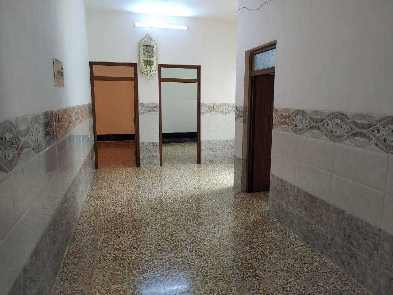 دار  للبيع حي الشيماء  جمعية الحدباء مساحه الدار 220م واجهه 11 طابق واحد بناء 2022 ثلاث غرف واستقبال ومطبخ حار ومطبخ بارد وحمام ومرافق 2 داخلي وخارجي وكراج وحديقه سعر الدار 120000000 مليون للاستفسار *********** موصل, نينوى
