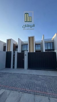 🔔 للإيجار – بيت مميز في مجمع البدور السكني – هيلز 🔹 المساحة: 250 م² 🔹 ...