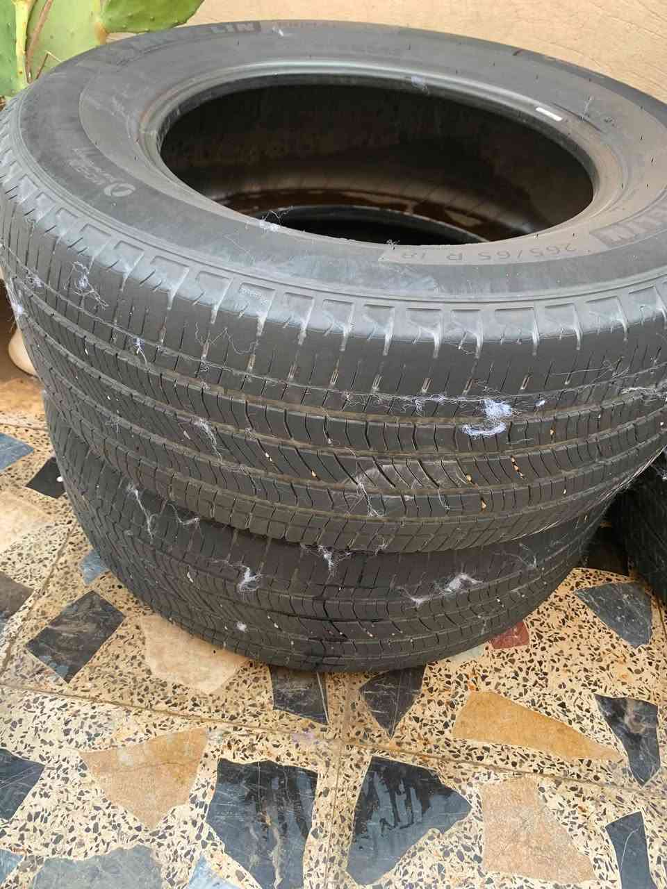 سلام عليكم
تايرات تاهو 
العدد5
3 اخوات 
2 زوج 
مستخدم 
العنوان بغداد بلديات 
السعر قيم وأخذ بل يرضي بي الله 
الرقم ***********
