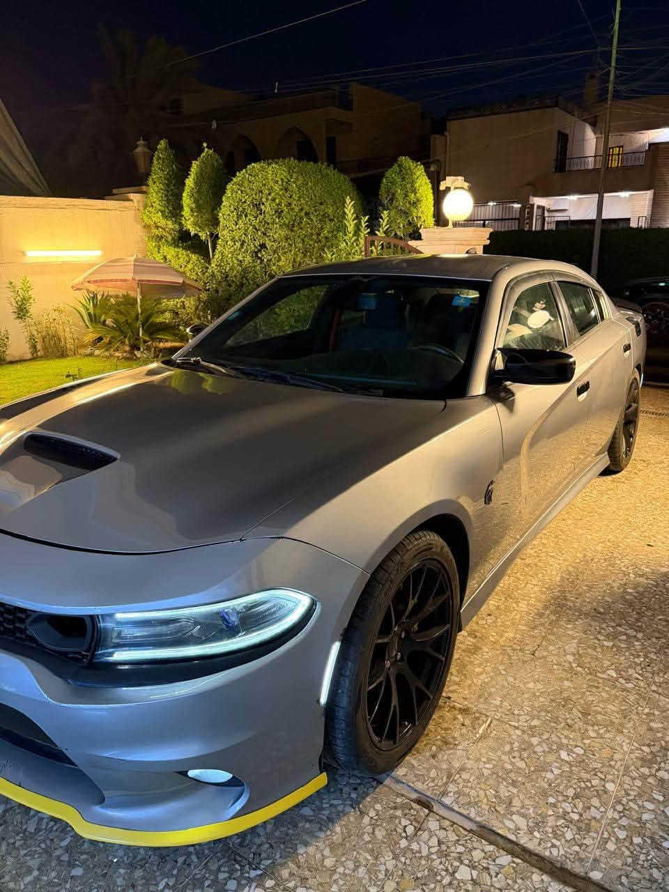 2018 (RT )جارجر
مكينه v8 5700 ما مفتوح برغي 
حادثها خفيف جاملغ وشويه بنيد بدون دواخل كير مكينه شواصي كفاله عامه 
ماشيه 75 الف تخم تاير جديد سياره كلش جديده ما متعوبه باسمي رقمها بغداد 
مكاني المنصور سعرها مال بيع 182 وبيها مجال بسيط بعد المعاينه 
محمد. ***********

