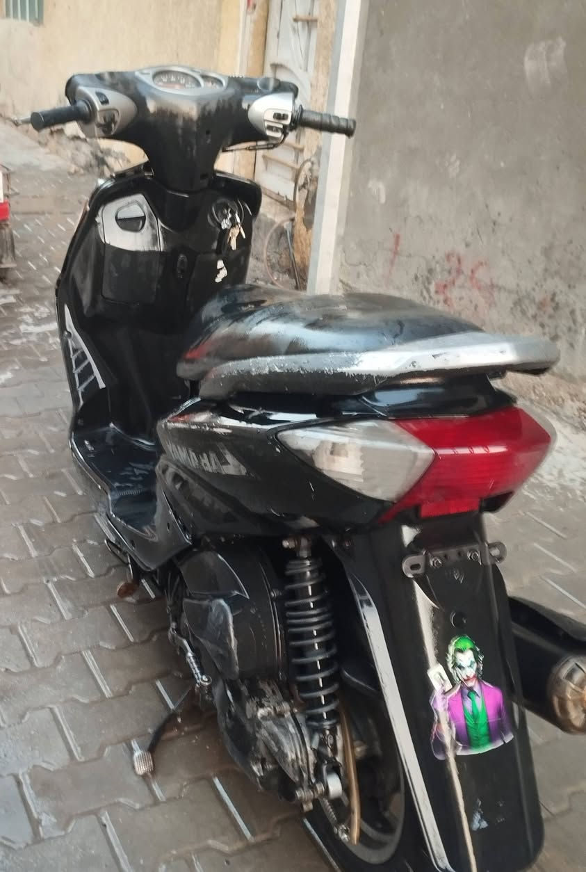 دراجه سكنس ياباني مكينه كايمه و الباقي كله شغال صالنصه رياضي بيه لحيم بالشاصي ناشر صوره الحيم  المكان بغداد الحريه سعره  200 و بيه مجال الاتصال ***********
