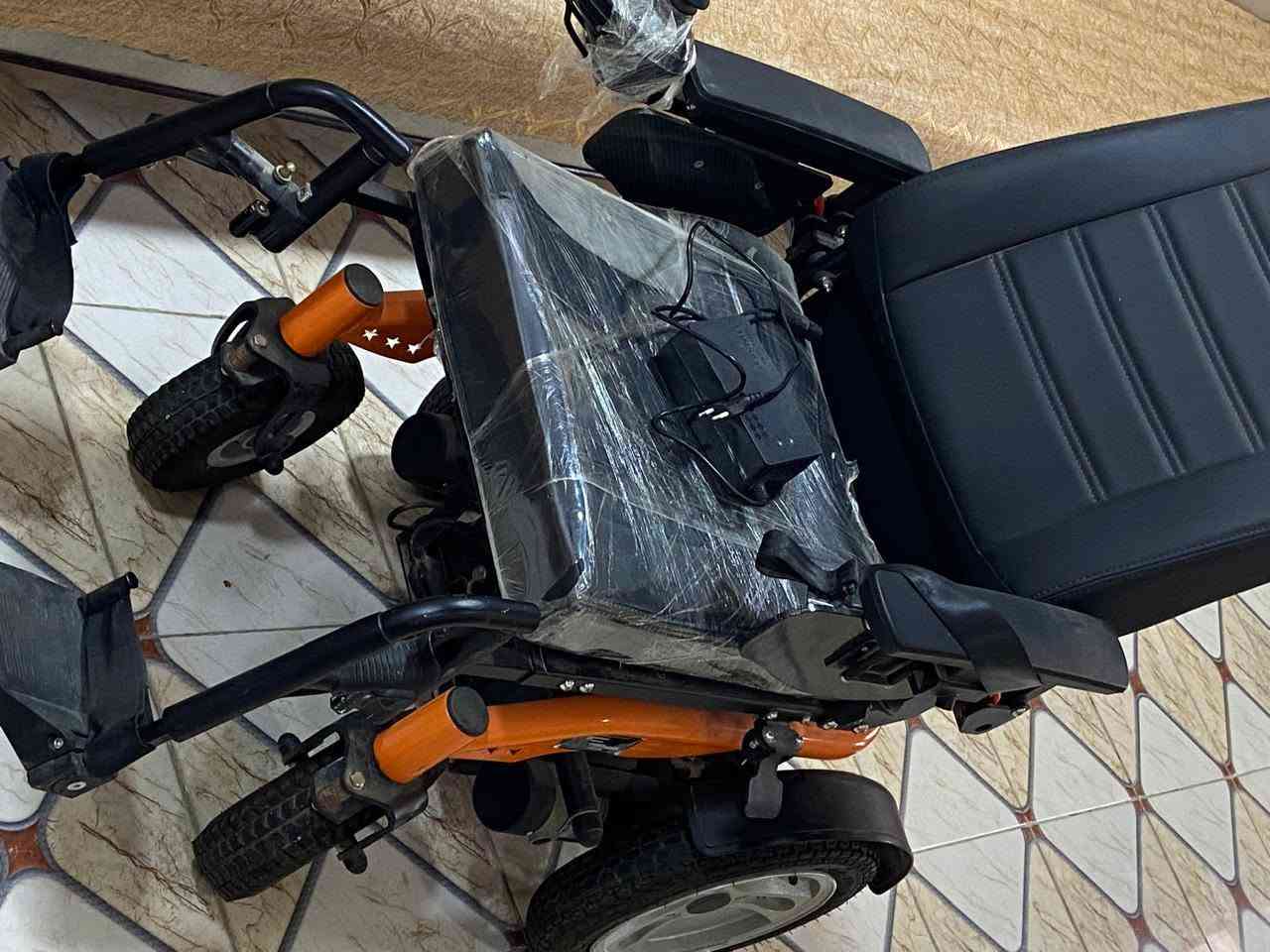 عربانة شحن حجم كبير جديدة استعمال قليل 
السعر 700 الف 
 *********** 
نجف
