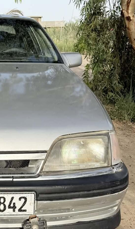 اوبل اوميكا  .٩١. رقم دولي بسمي . سنويه الى سنت ٣٠ يله تنتهي محرك وكير وتبريد كله ملكه . تخم تاير حداديه جديده سياره ما نقصه برغي تبريتها فول الفول  سياره مال جناي كلش حلوه  .السعر 40 ورقه وبيه مجال. مكان السياره بابل القاسم. ***********
